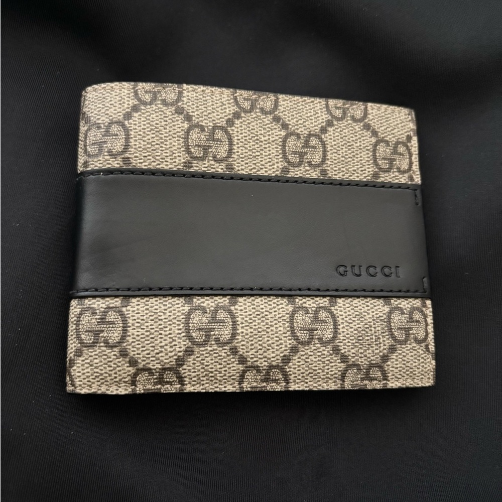 Gucci Beige and Black Wallet